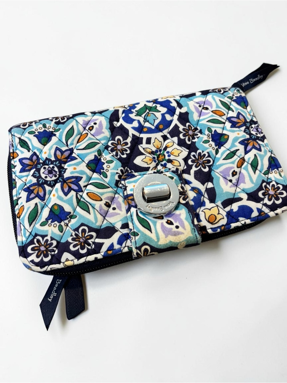 Retired Vera Bradley Lisbon Medallion Cool Retired Turn Lock Wallet Quilted